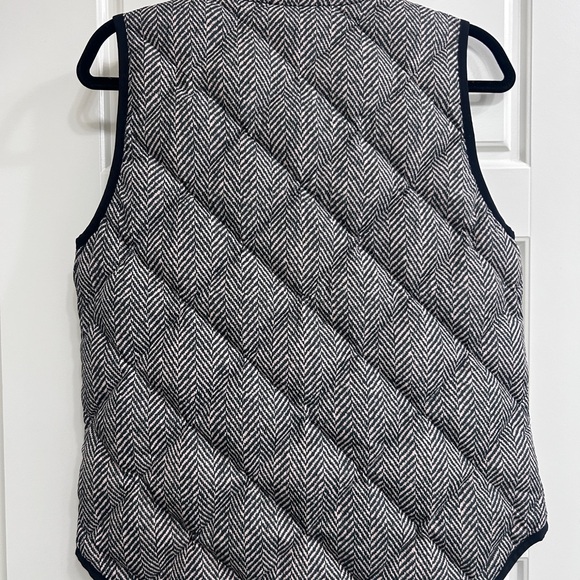 Women’s J Crew Black and White Herringbone Vest size small - Picture 5 of 6